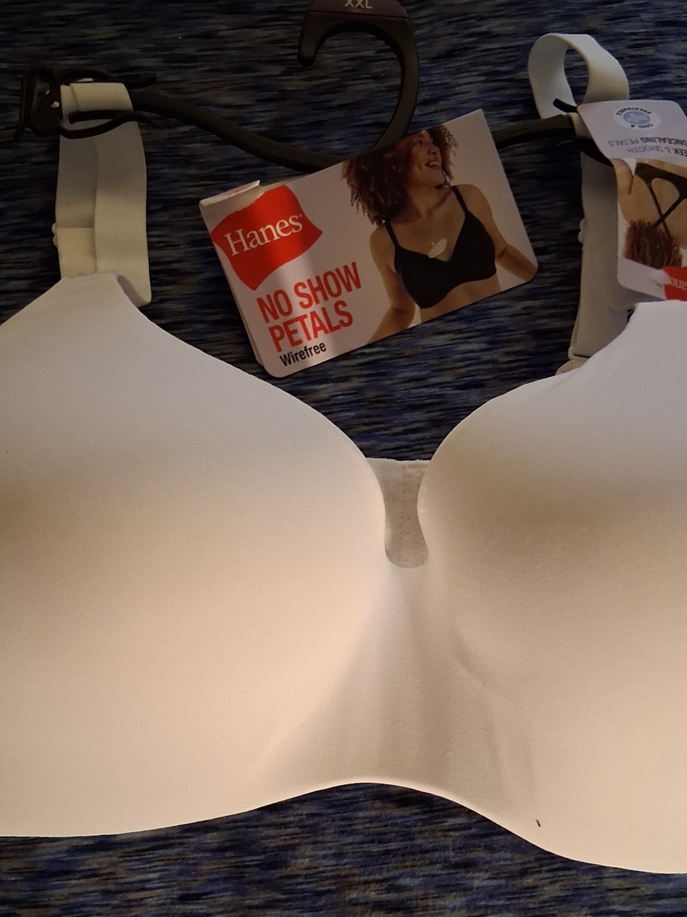 Hanes White No Show Petals Wirefree Bra